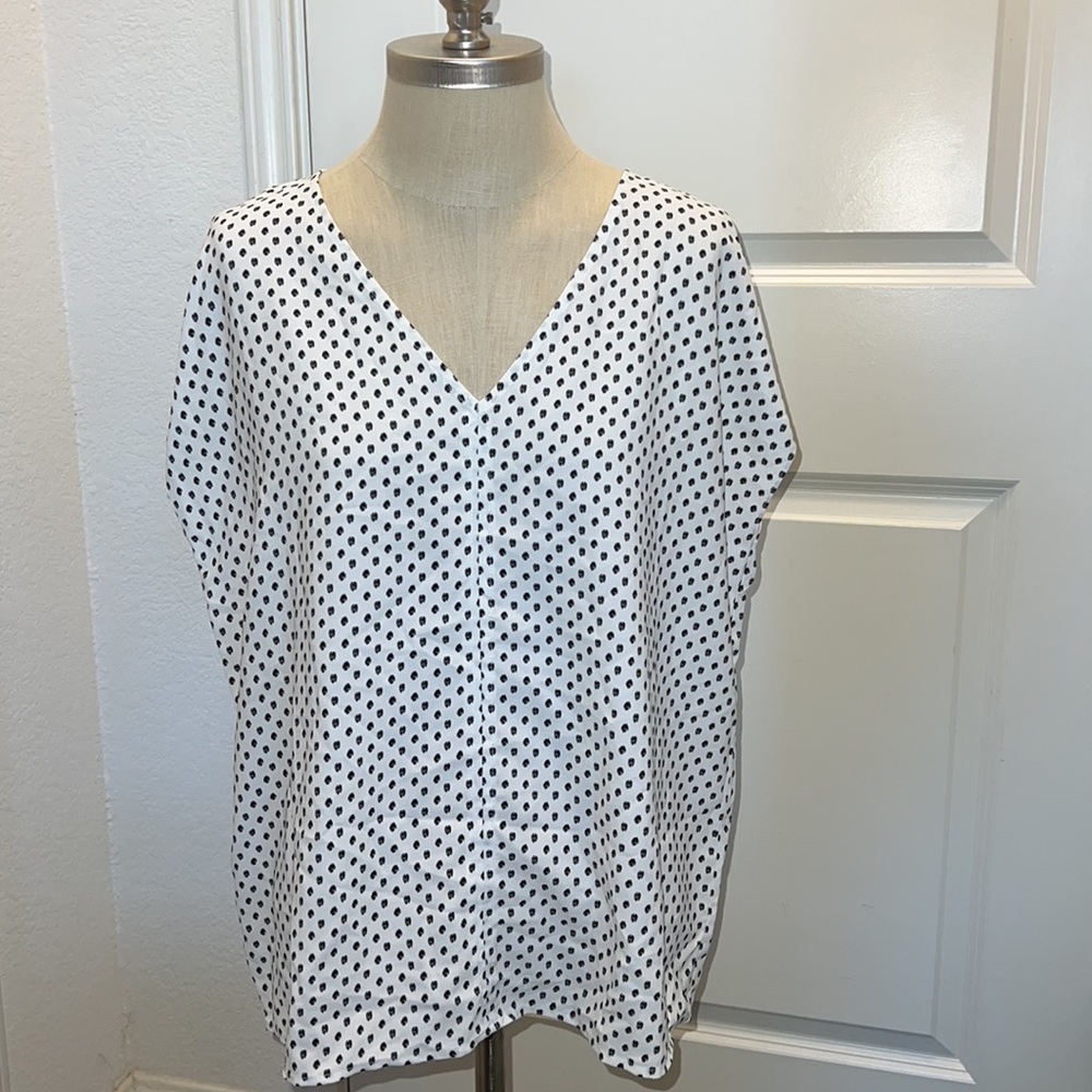 NWT Hilary Radley Ladies' V-Neck Blouse size Large